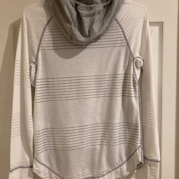 Athleta xxs white and gray sweatshirt - Picture 2 of 2